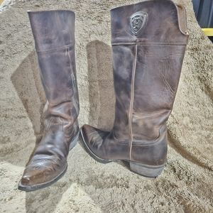 Ladies pointed toe Ariat boots
